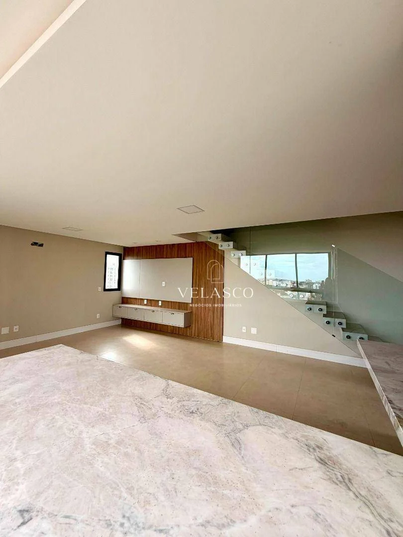 Apartamento Duplex semi-mobiliado, com 3 suítes à venda. próximo ao Centro de Cascavel.