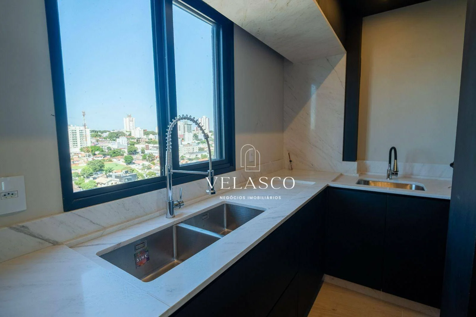 Apartamento Duplex com 2 dormitórios à venda, 127 m² por R$ 1.390.000 - Centro - Cascavel/PR
