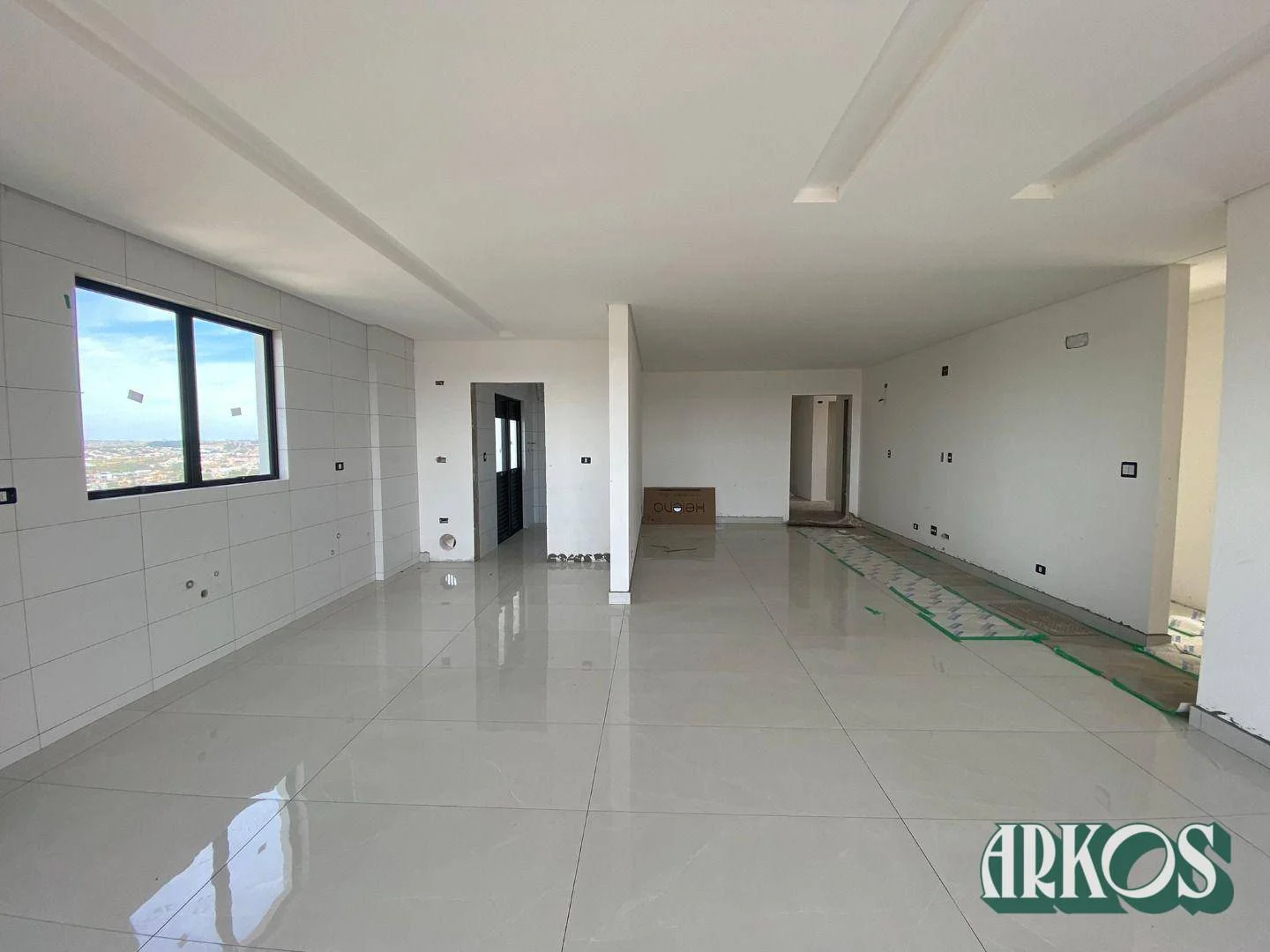Apê novinho, entregue em dez./2022 na Neva com planta integrada e uma vista de tirar o fôlego.