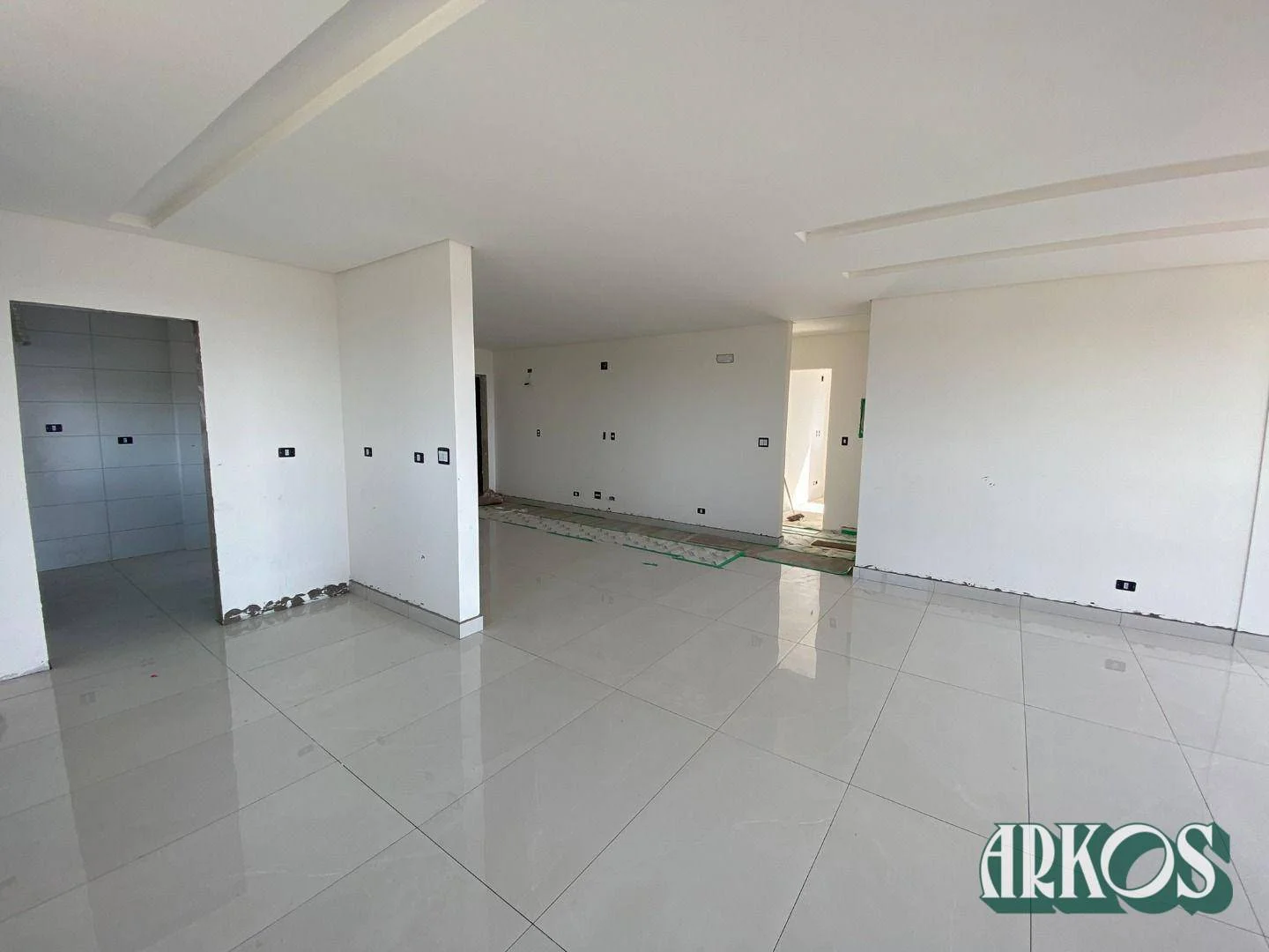 Apê novinho, entregue em dez./2022 na Neva com planta integrada e uma vista de tirar o fôlego.