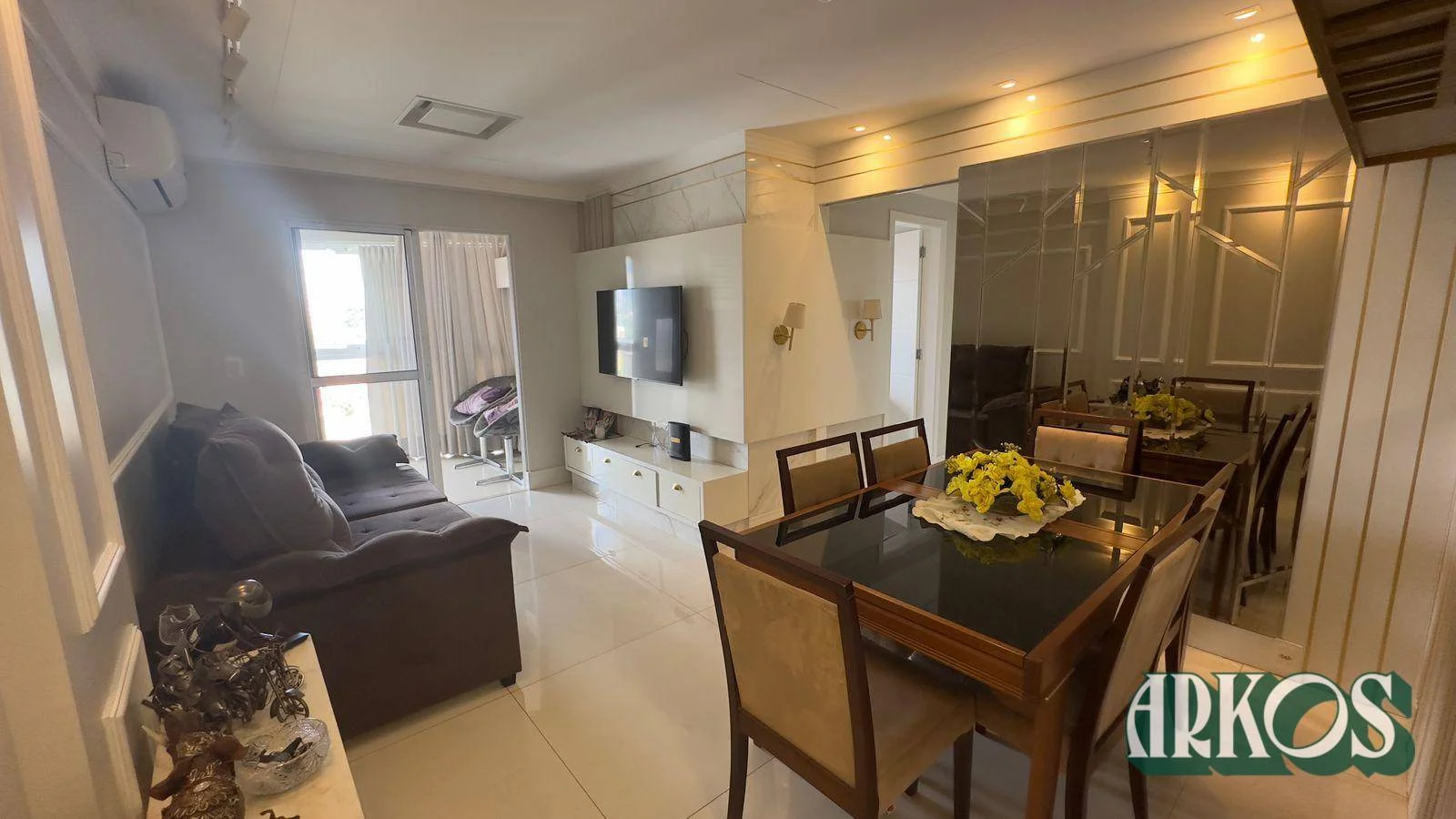 Apartamento com 3 dormitórios à venda, 77 m² por R$ 550.000,00 - Coqueiral - Cascavel/PR
