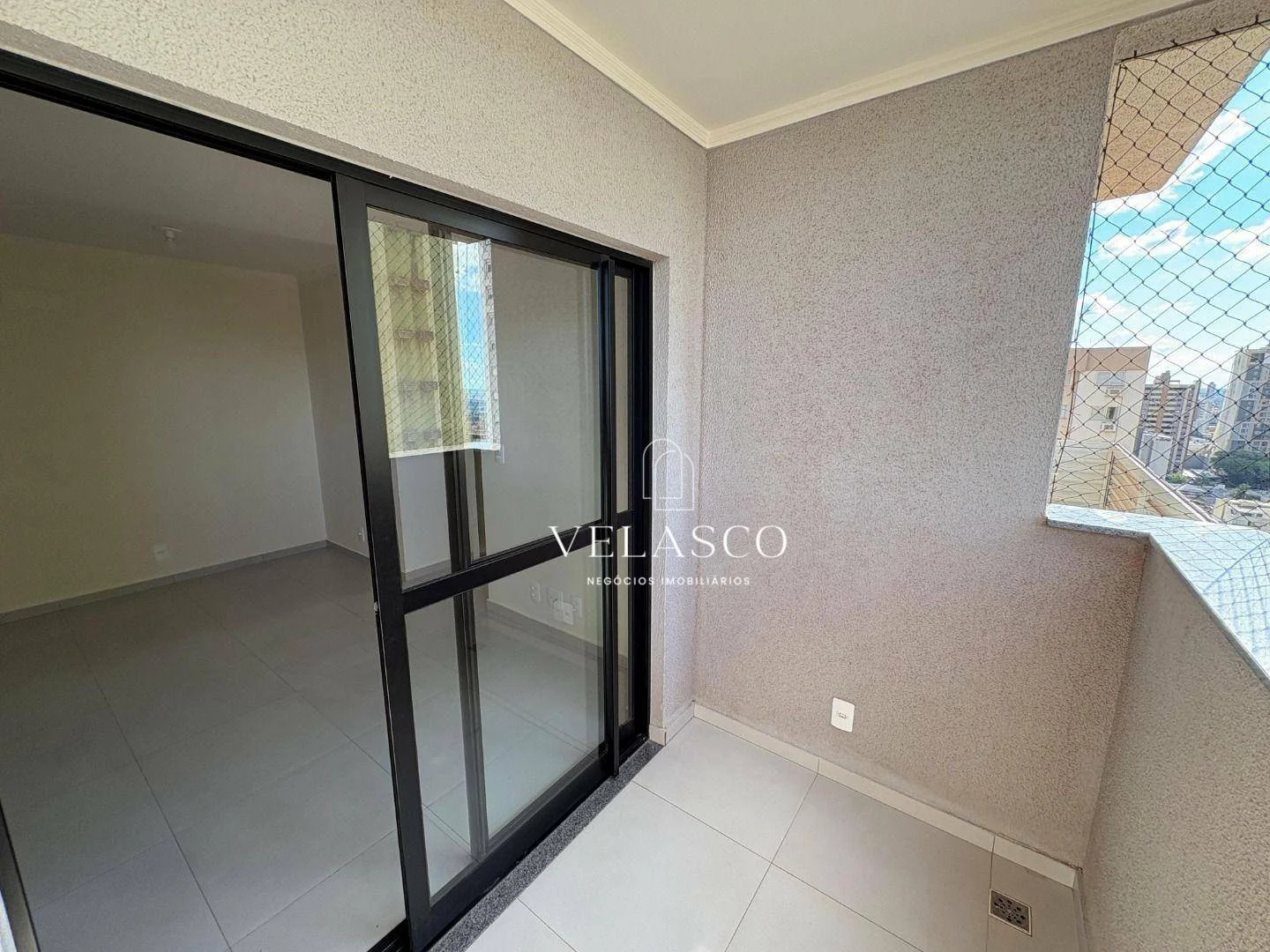 Apartamento semimobiliado no Ed. Isaac Newton, 63 m² por R$ 598.000 - Centro - Cascavel/PR