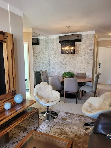 Apartamento mobiliado no Centro, com uma suíte e um quarto, próximo ao teatro