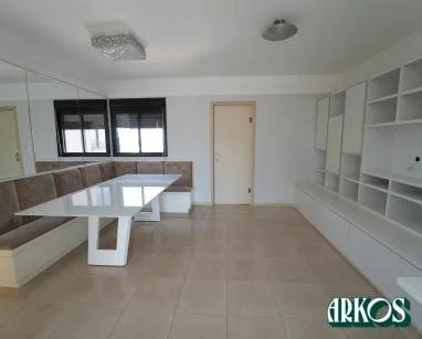 Apartamento com 3 dormitórios à venda, 111 m² por R$ 590.000 - Centro - Cascavel/PR
