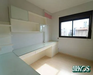 Apartamento com 3 dormitórios à venda, 111 m² por R$ 590.000 - Centro - Cascavel/PR