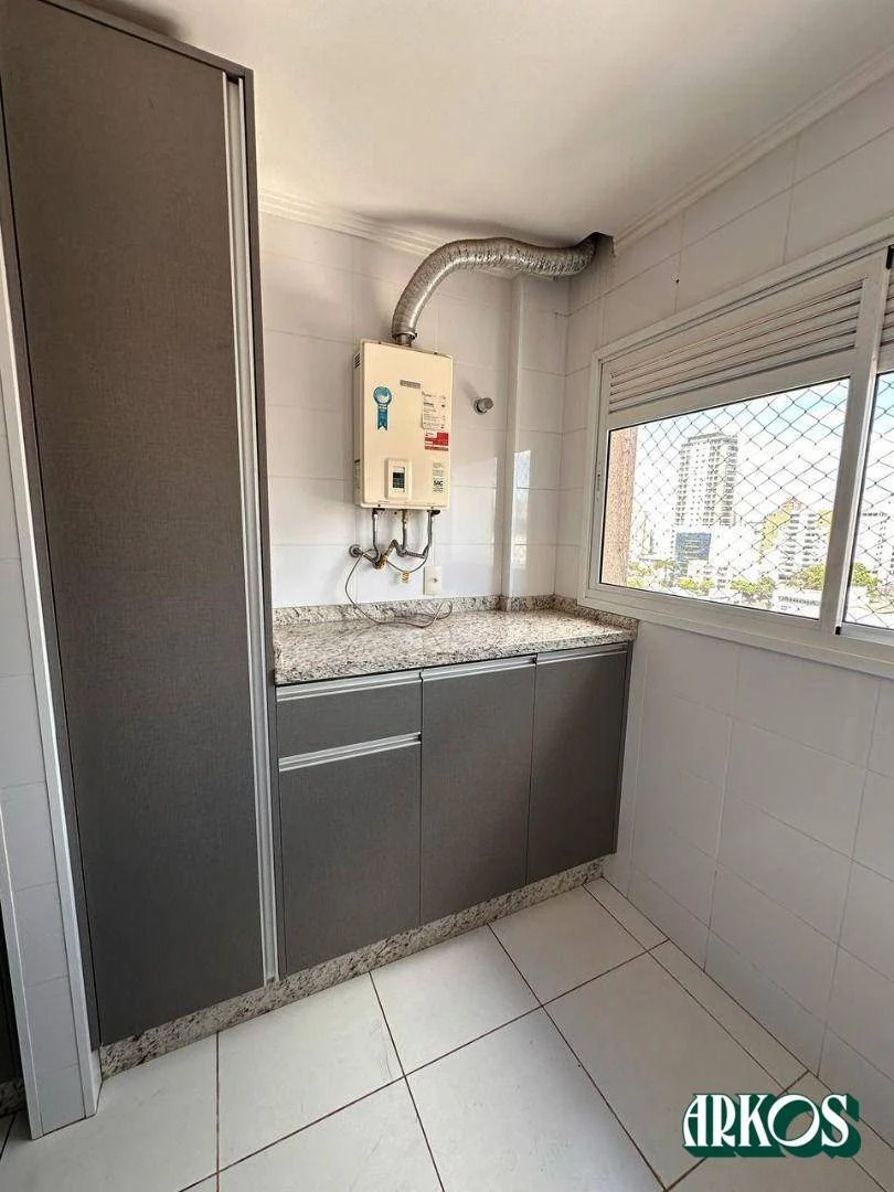 Apartamento com 3 dormitórios à venda, 87 m² por R$ 650.000 - Centro - Cascavel/PR