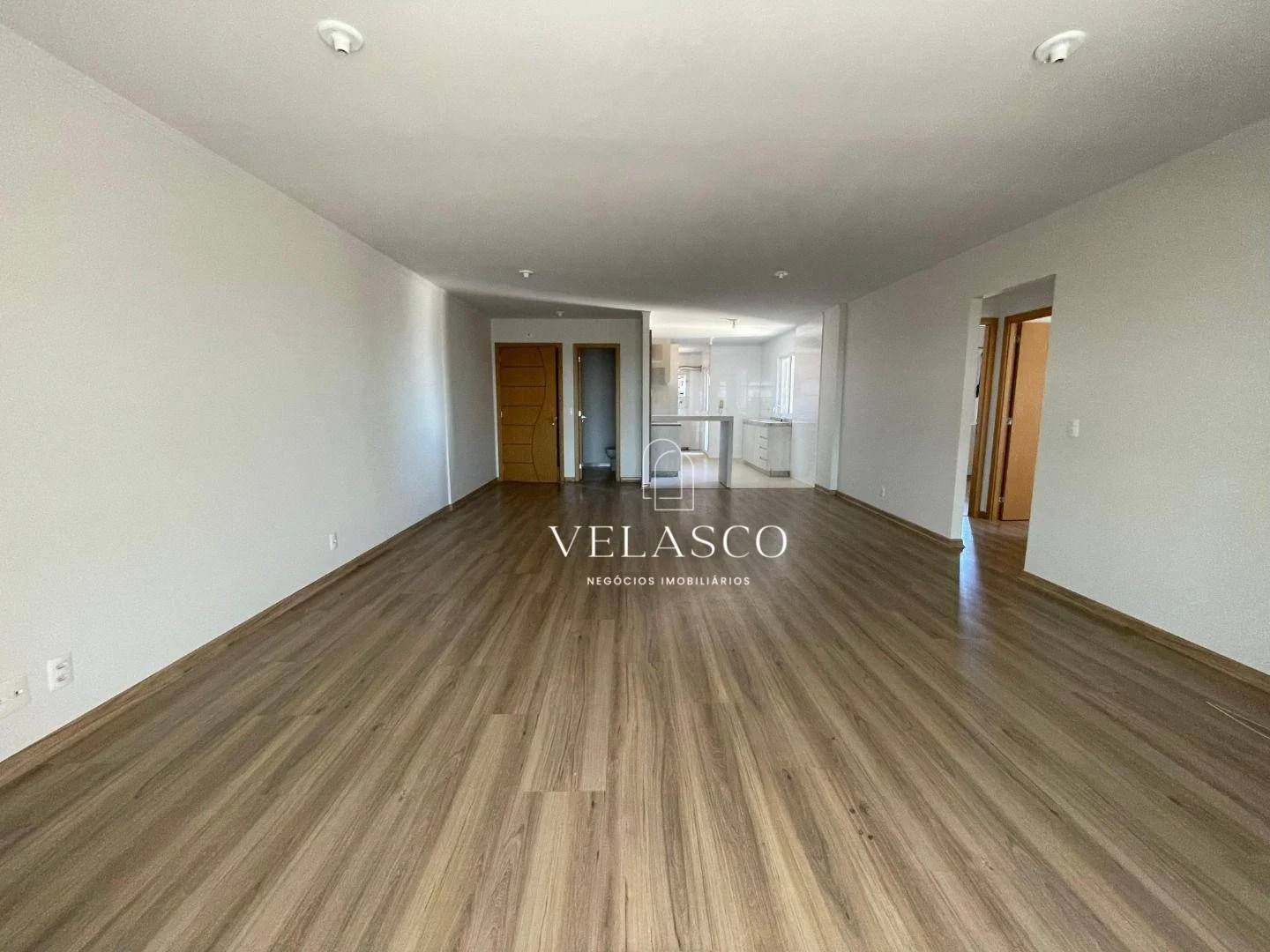 Apartamento com 3 suítes no Abraham Lincoln, 136 m² por R$ 1.200.000 - Centro - Cascavel/PR