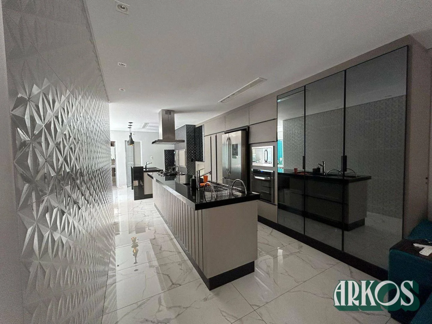 Casa com 3 dormitórios à venda, 200 m² por R$ 850.000,00 - Brasília - Cascavel/PR