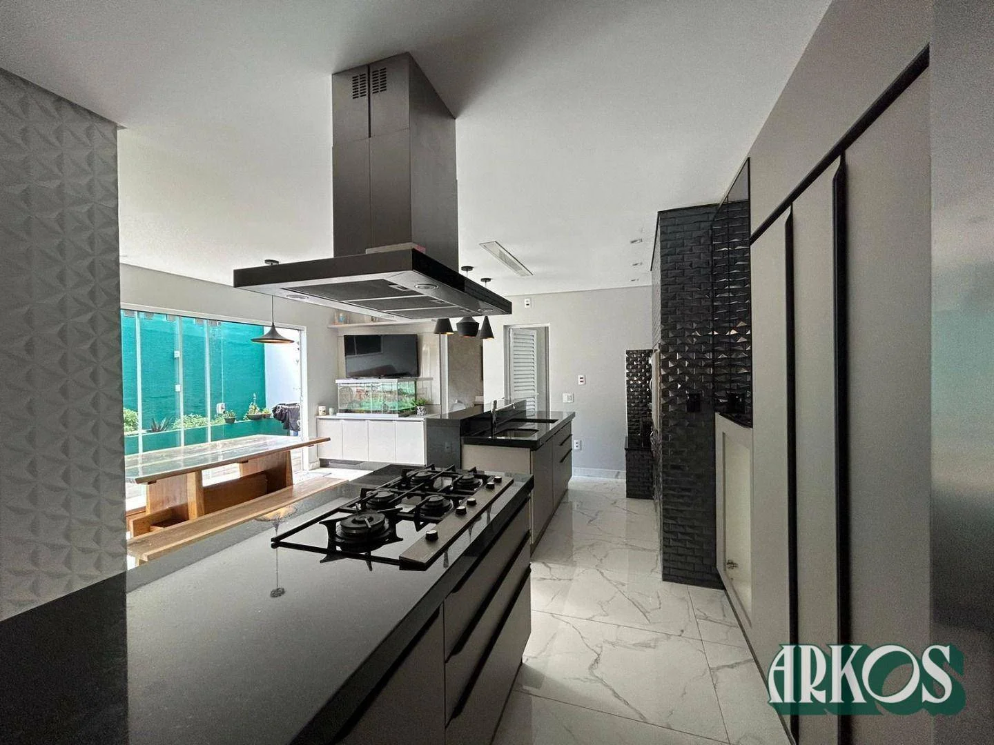 Casa com 3 dormitórios à venda, 200 m² por R$ 850.000,00 - Brasília - Cascavel/PR