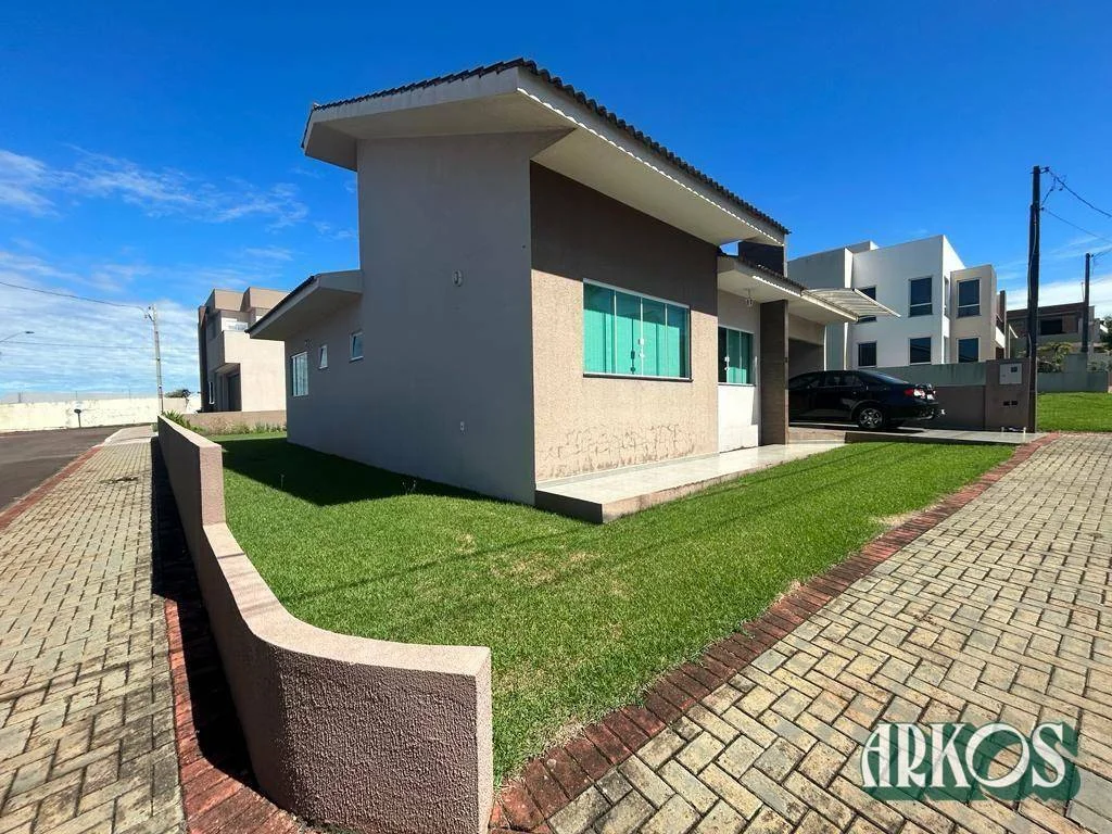 Casa térrea de esquina em condomínio, 361,19m² de terreno.