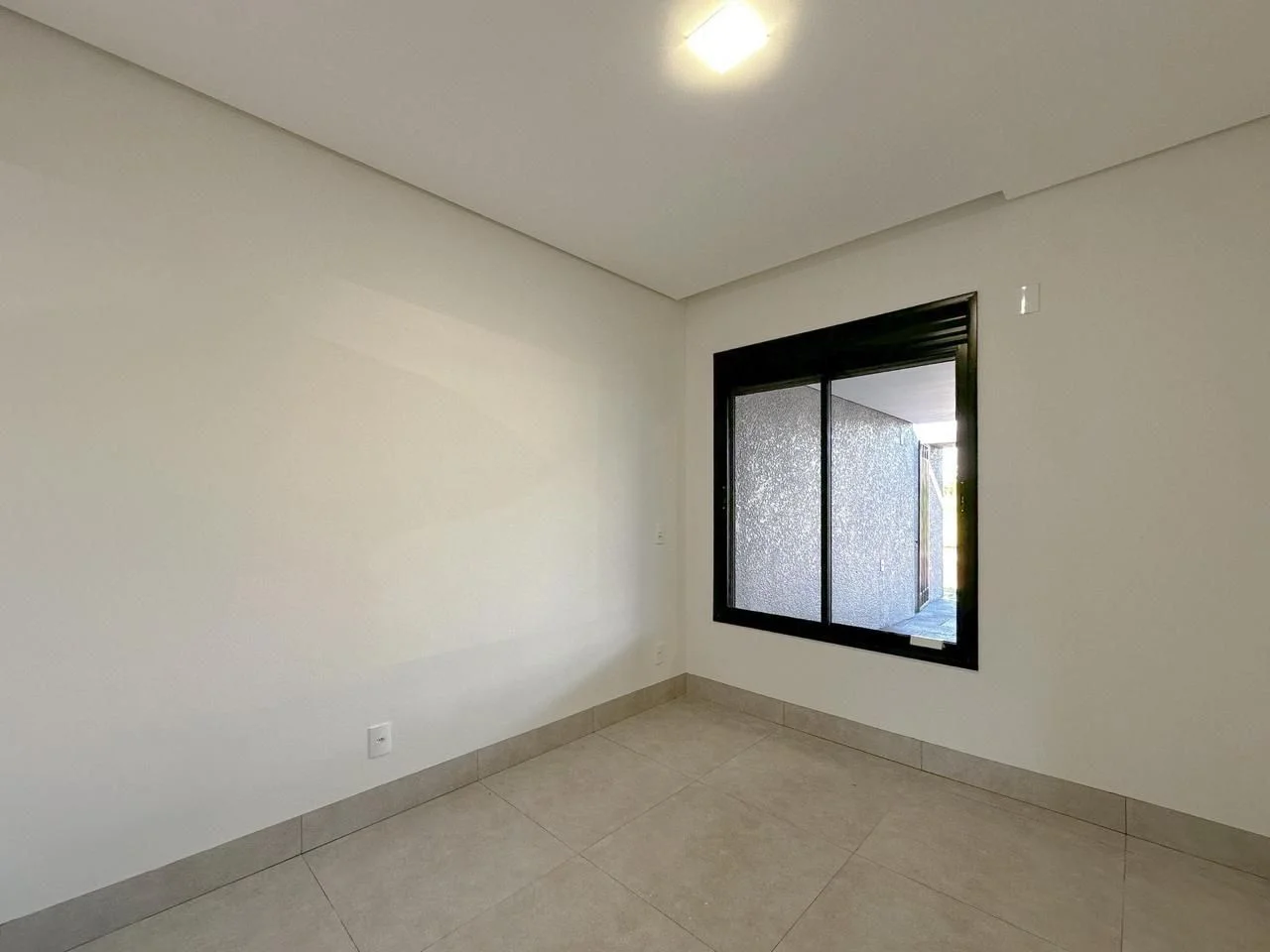 Casa Térrea Alto Padrão com 3 dormitórios à venda, 110 m² por R$ 610.000 - Viena - Cascavel/PR