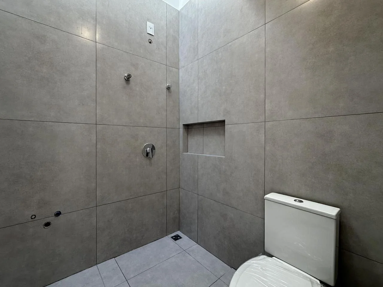 Casa Térrea Alto Padrão com 3 dormitórios à venda, 110 m² por R$ 610.000 - Viena - Cascavel/PR