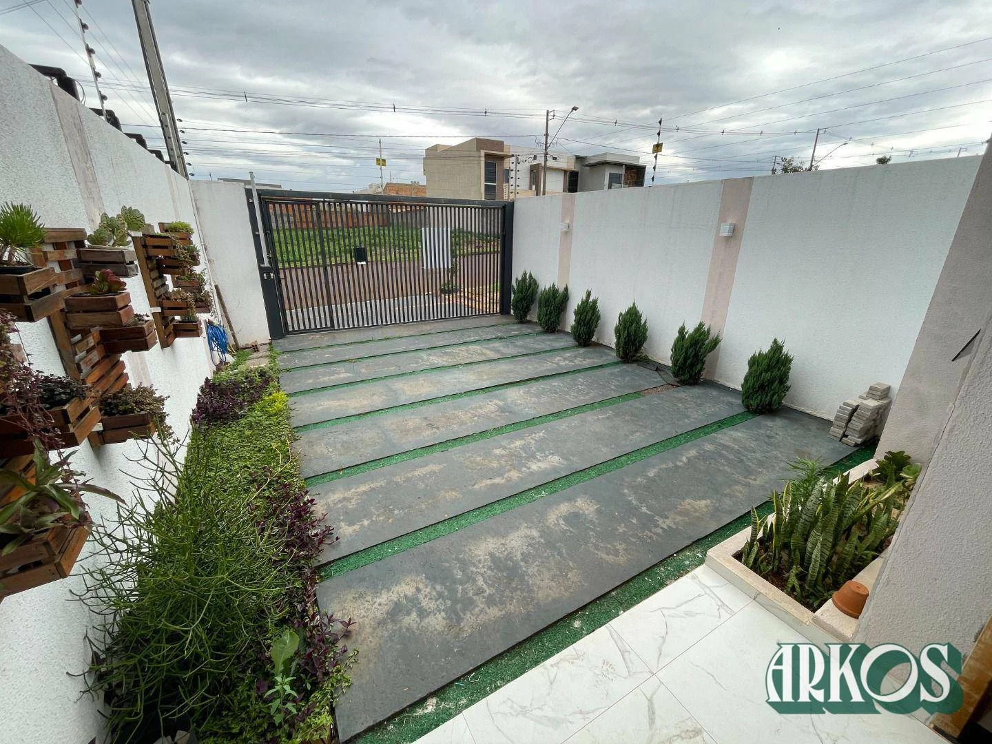 Casa com  1 Suíte 2 dormitórios à venda, 75 m² por R$ 450.000 - Cascavel Velho - Cascavel/PR