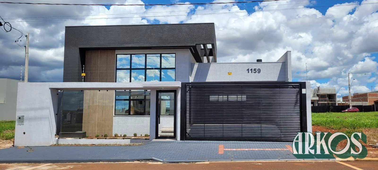Casa nova com piscina , 3 suítes no Colina Tropical.