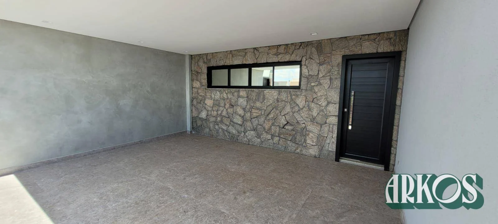 Casa nova com piscina , 3 suítes no Colina Tropical.
