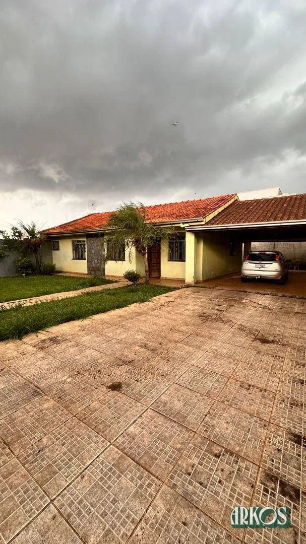 Casa térrea de esquina no Pioneiros Catarinenses com 360m²