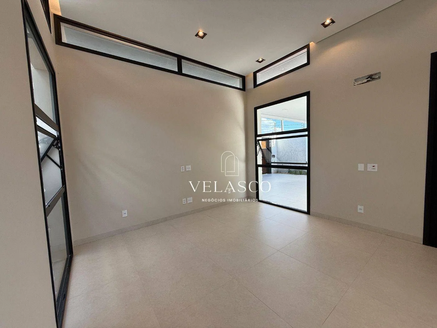 Casa com 3 dormitórios à venda, 180 m² por R$ 2.000.000 - Colinas Tropical II - Cascavel/PR