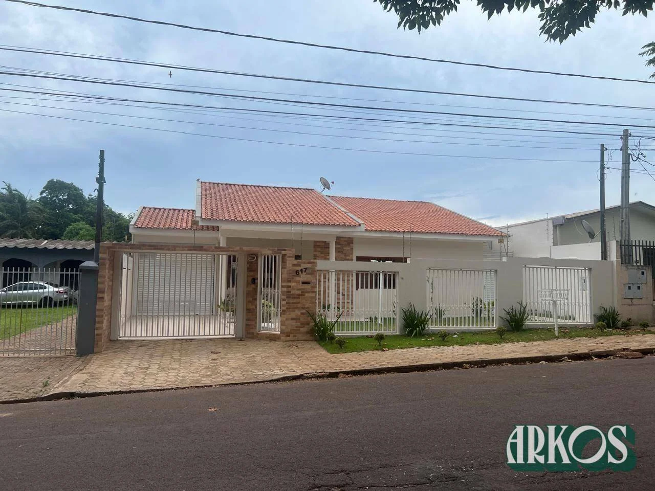 Casa com 5 dormitórios à venda, 208 m² por R$ 1.600.000,00 - Neva - Cascavel/PR