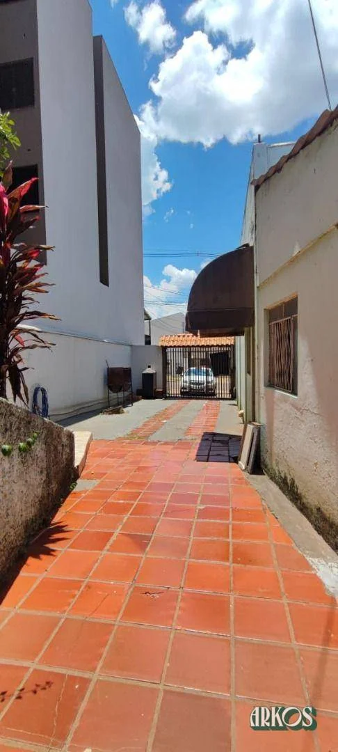 Casa com 3 dormitórios à venda, 200 m² por R$ 850.000,00 - Universitário - Cascavel/PR