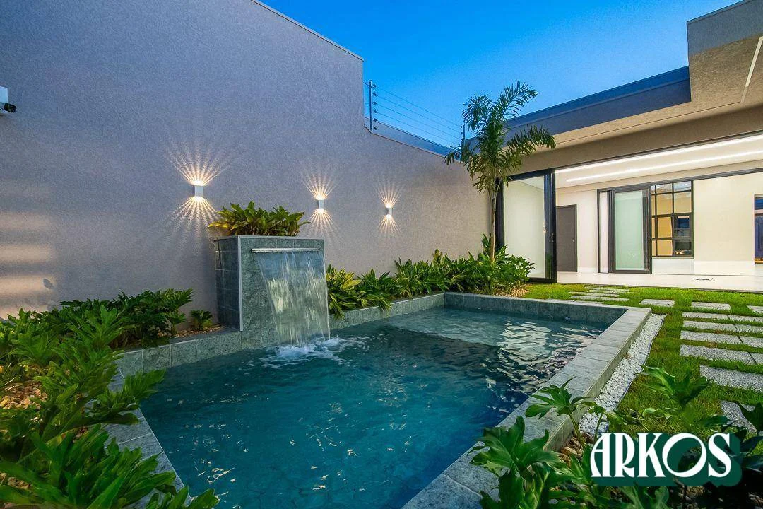 Casa com 3 suítes à venda, na melhor localização do bairro Tropical, fundos para reserva, por R$ 1.997.000 - Cascavel/PR