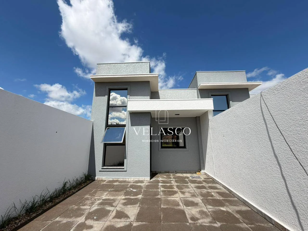 Casa com 2 dormitórios à venda, 68 m² por R$ 415.000,00 - Esmeralda - Cascavel/PR