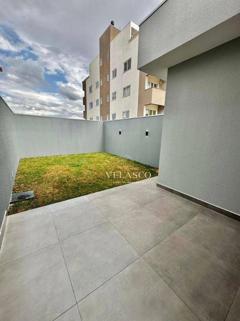 Casa com 2 dormitórios à venda, 56 m² por R$ 420.000,00 - Esmeralda - Cascavel/PR