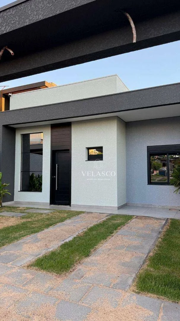 Casa com 3 dormitórios à venda, por R$ 700.000 - Canadá - Cascavel/PR