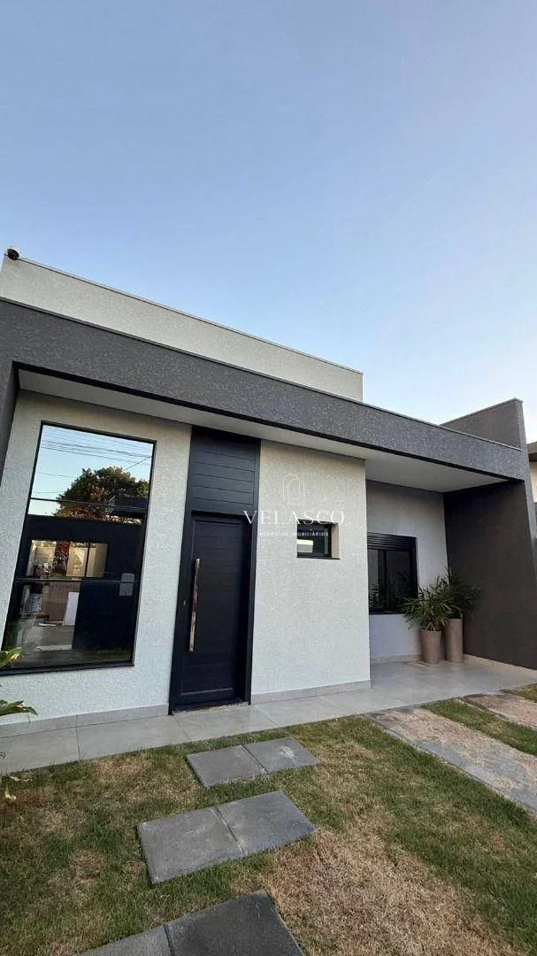 Casa com 3 dormitórios à venda, por R$ 700.000 - Canadá - Cascavel/PR