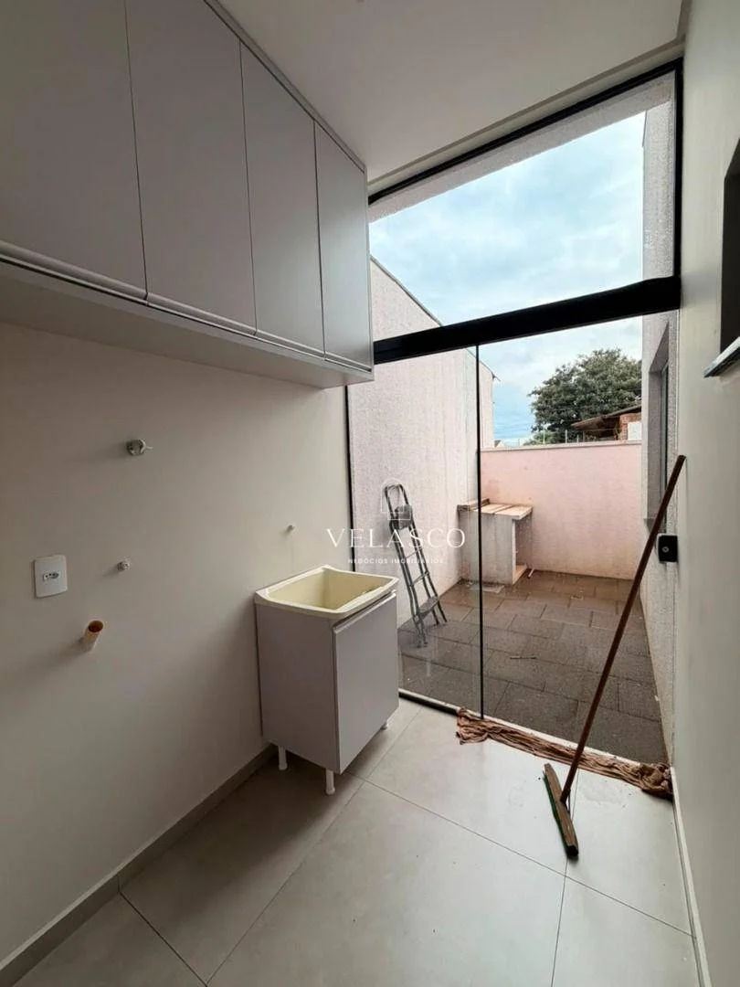 Casa com 3 dormitórios à venda, 79 m² por R$ 550.000 - Nova Cidade - Cascavel/PR