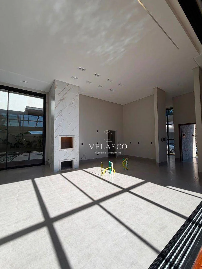 Casa com 3 dormitórios à venda, 300 m² por R$ 3.980.000 - Tropical - Cascavel/PR