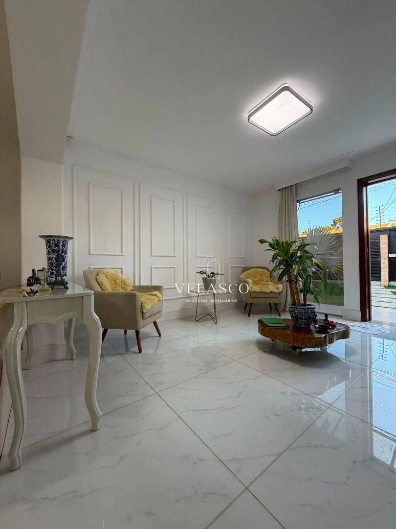 Casa com 3 suítes à venda em terreno de 708 m² por R$ 1.490.000 - Tropical - Cascavel/PR