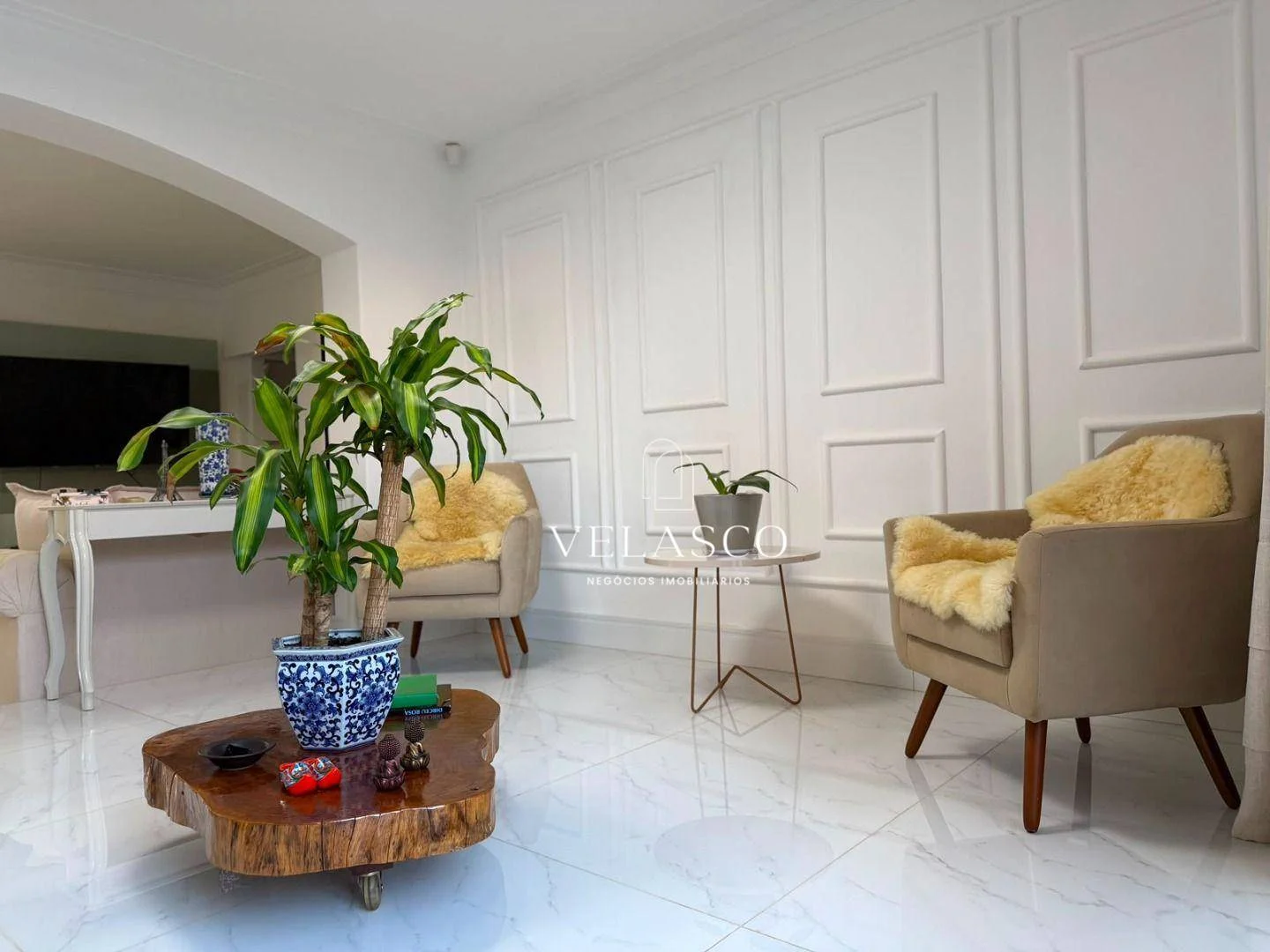 Casa com 3 suítes à venda em terreno de 708 m² por R$ 1.490.000 - Tropical - Cascavel/PR