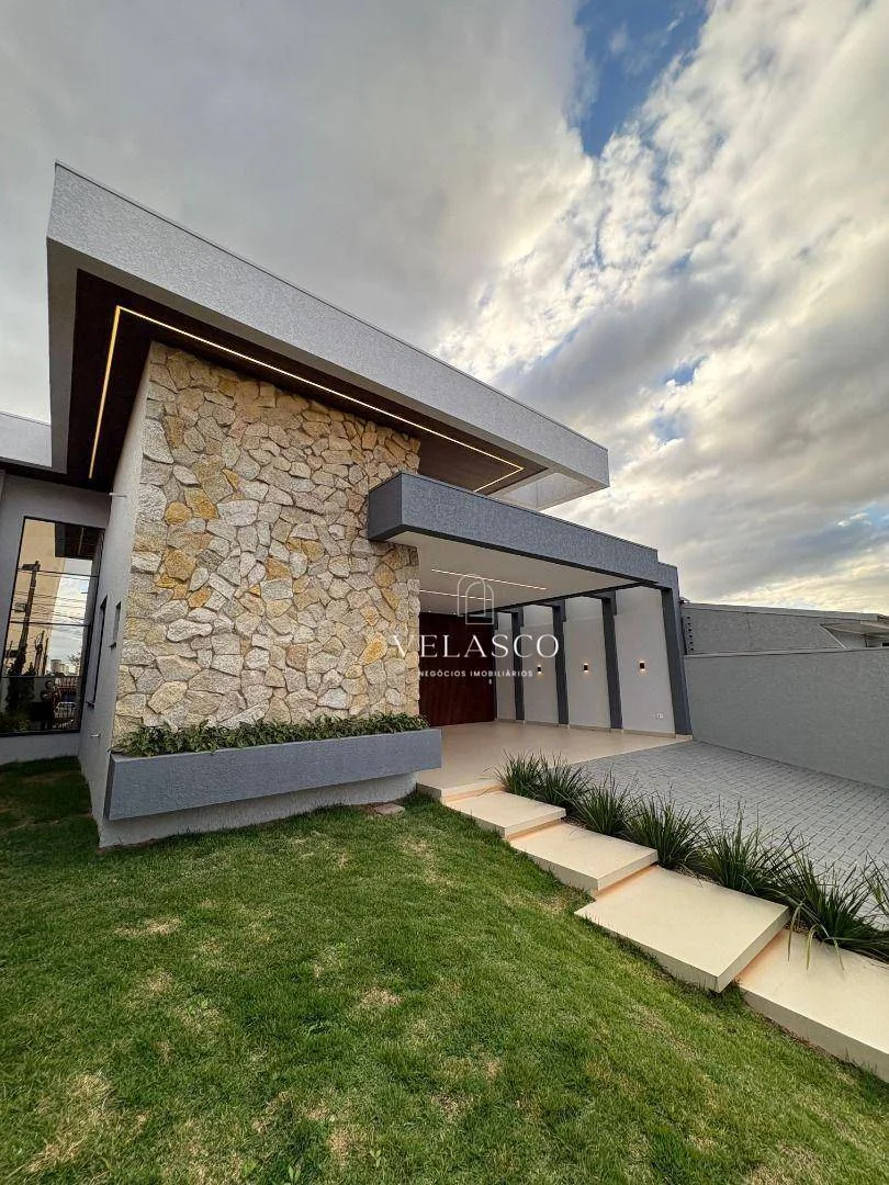 Casa térrea com 3 suítes à venda, terreno de 480 m² por R$ 1.970.000 - Cancelli - Cascavel/PR