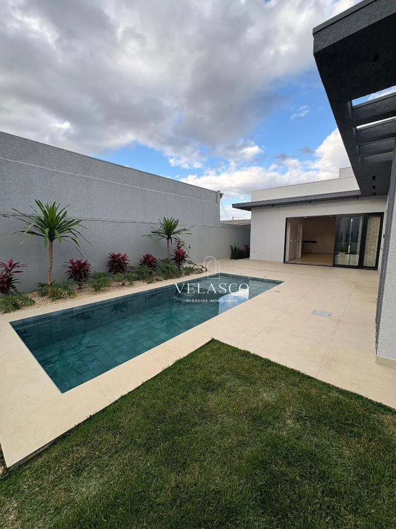Casa térrea com 3 suítes à venda, terreno de 480 m² por R$ 1.970.000 - Cancelli - Cascavel/PR
