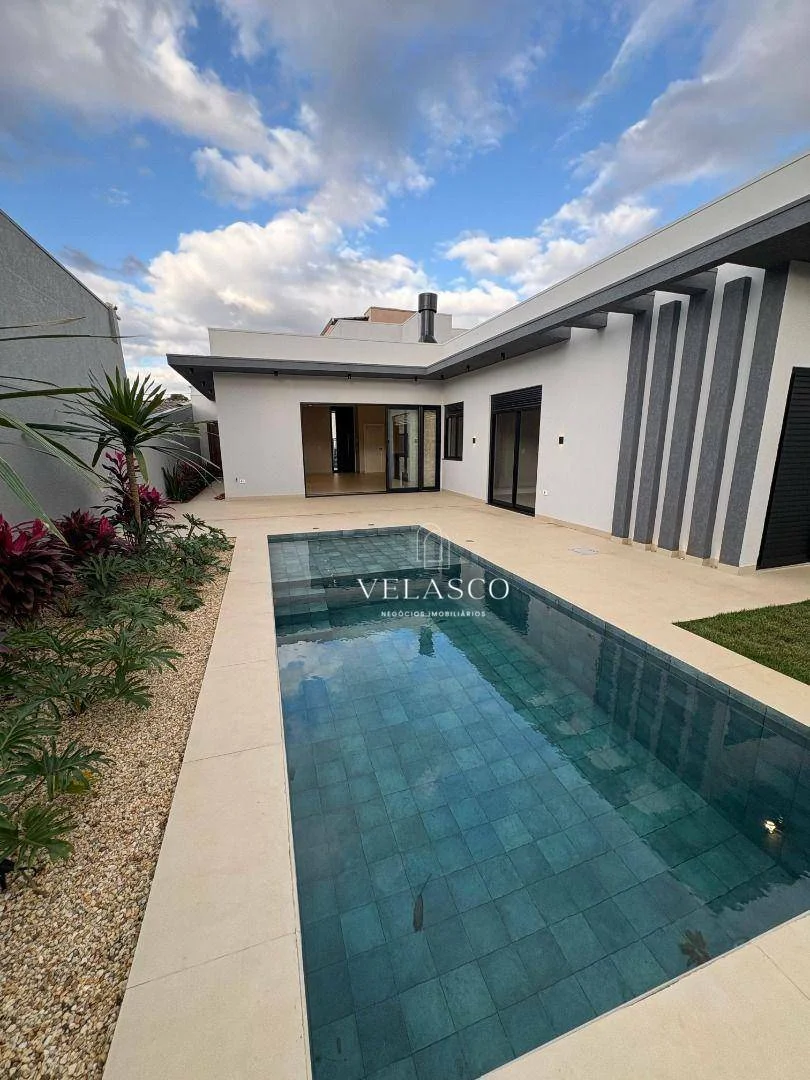 Casa térrea com 3 suítes à venda, terreno de 480 m² por R$ 1.970.000 - Cancelli - Cascavel/PR