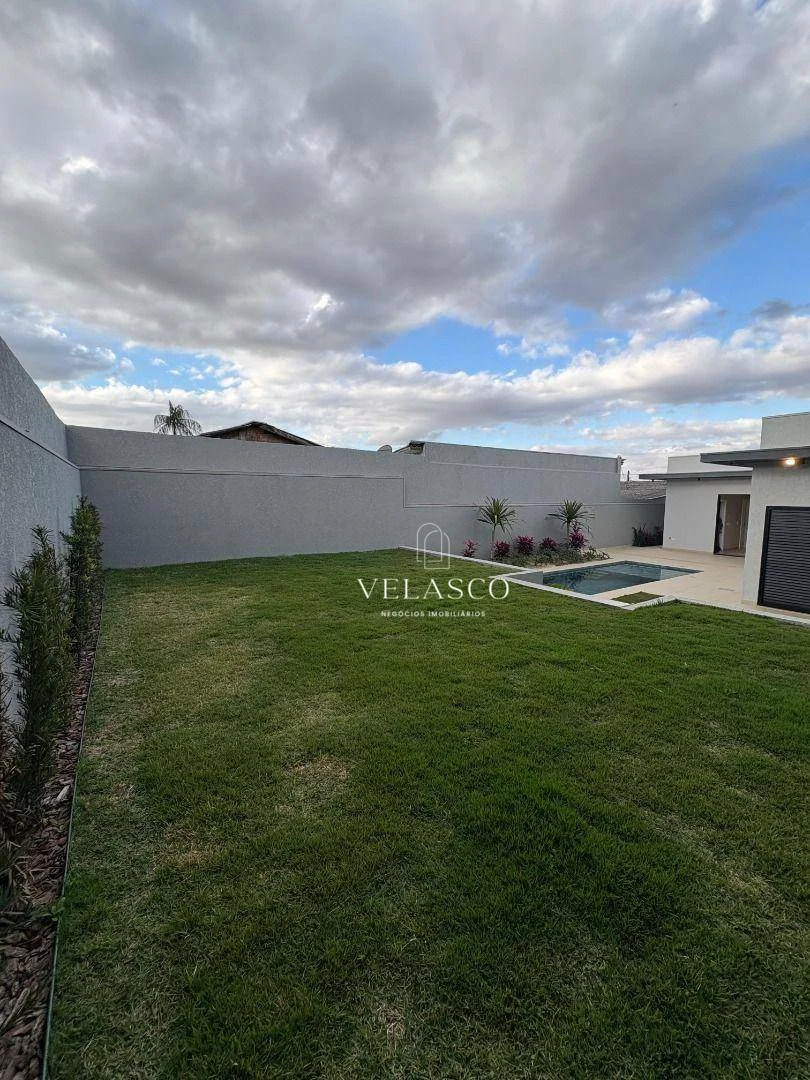 Casa térrea com 3 suítes à venda, terreno de 480 m² por R$ 1.970.000 - Cancelli - Cascavel/PR