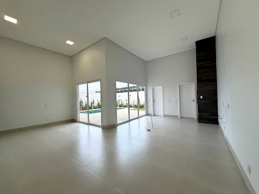 Casa com 3 suítes no Tropical, sala e cozinha intergradas e piscina