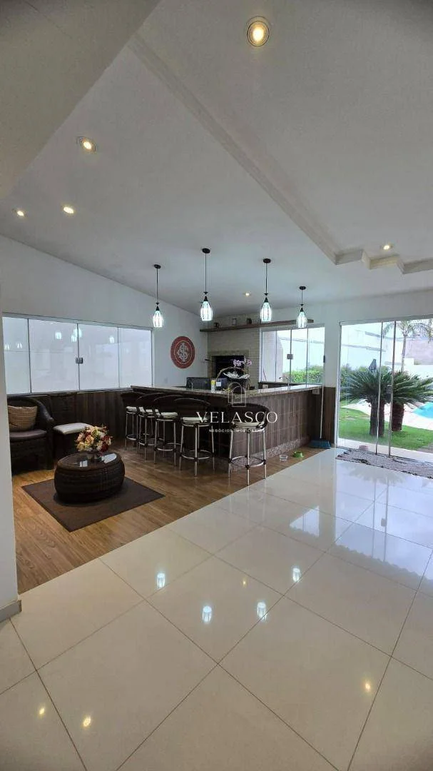 Sobrado com 3 dormitórios à venda, 212 m² por R$ 2.500.000,00 - Tropical  - Cascavel/PR