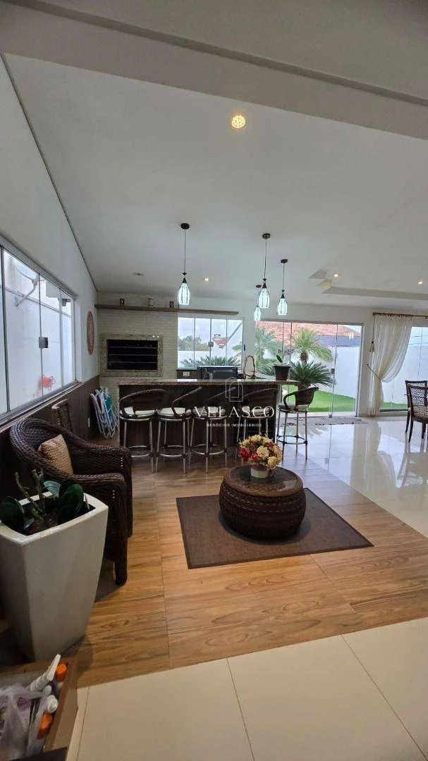 Sobrado com 3 dormitórios à venda, 212 m² por R$ 2.500.000,00 - Tropical  - Cascavel/PR