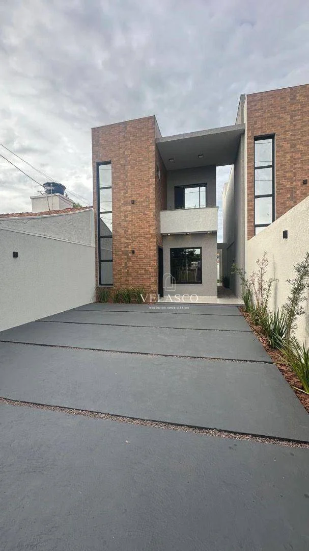 Sobrado com 3 dormitórios à venda, 113 m² por R$ 650.000,00 - Santa Felicidade - Cascavel/PR