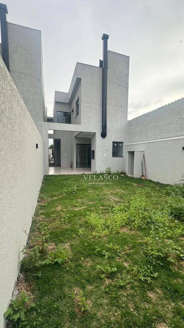 Sobrado com 3 dormitórios à venda, 113 m² por R$ 650.000,00 - Santa Felicidade - Cascavel/PR