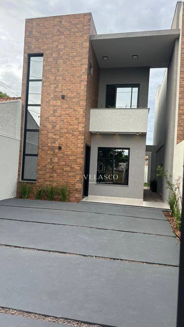 Sobrado com 3 dormitórios à venda, 113 m² por R$ 650.000,00 - Santa Felicidade - Cascavel/PR