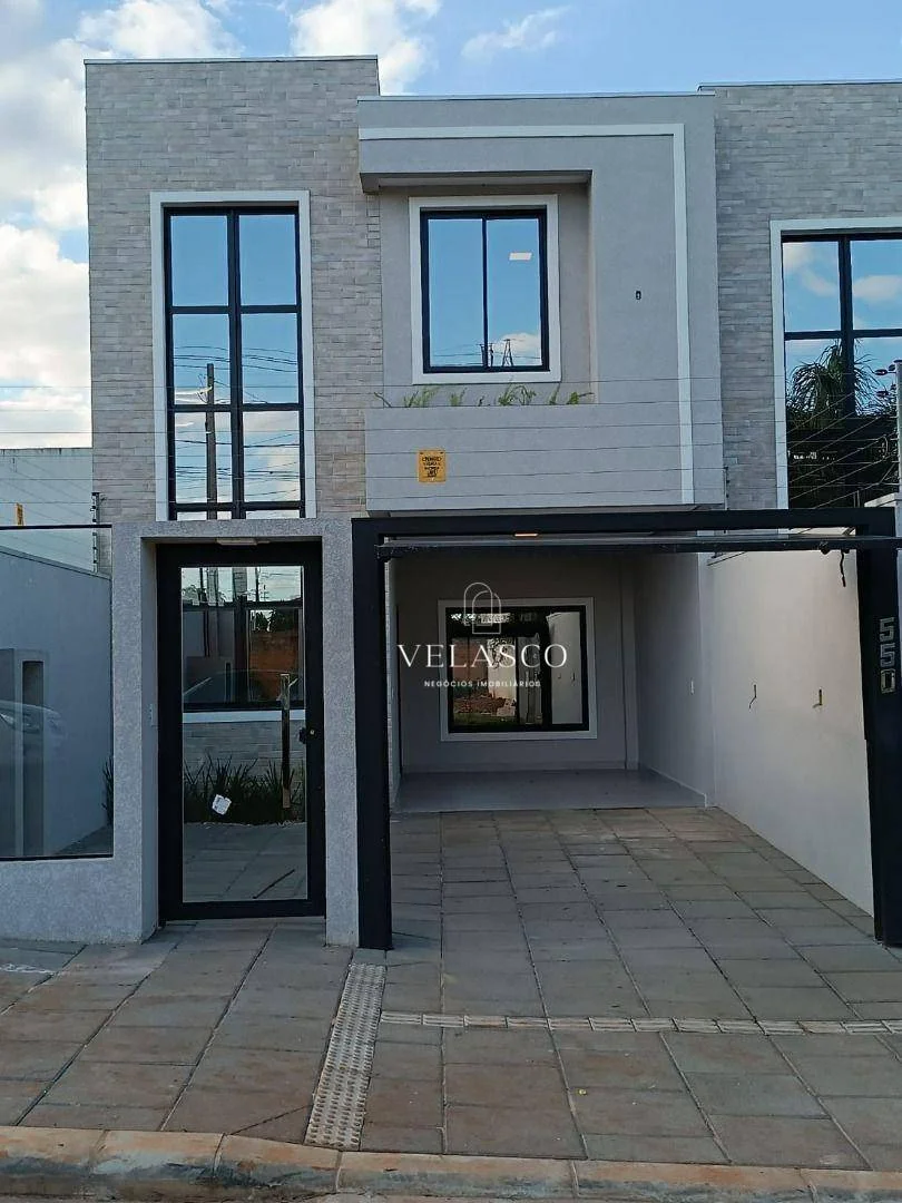 Sobrado com 3 Suítes à venda, 180 m² por R$ 790.000 - Universitário - Cascavel/PR