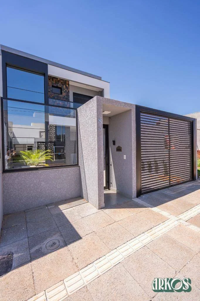 Sobrado com 3 dormitórios à venda, 140 m² por R$ 820.000 - Tropical III - Cascavel/PR