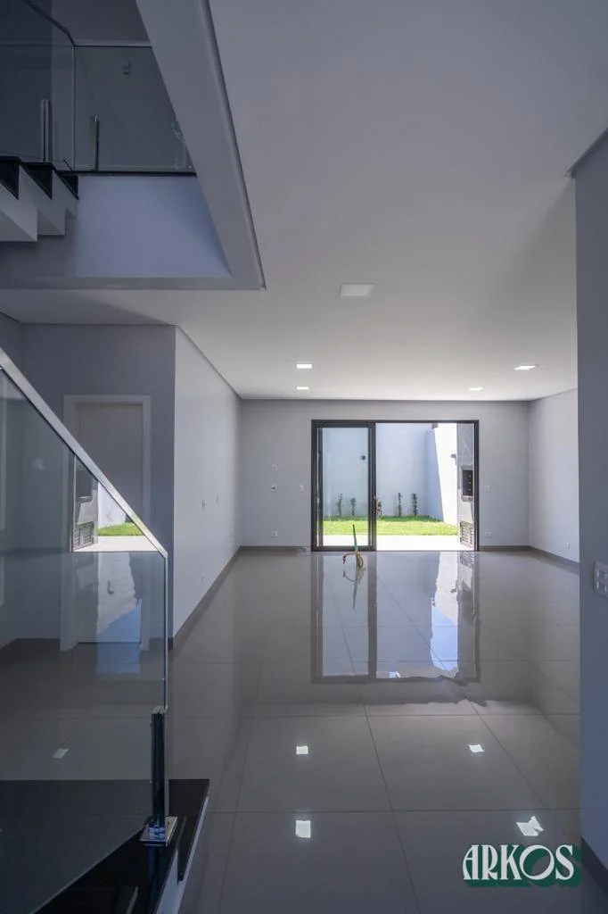 Sobrado com 3 dormitórios à venda, 140 m² por R$ 820.000 - Tropical III - Cascavel/PR