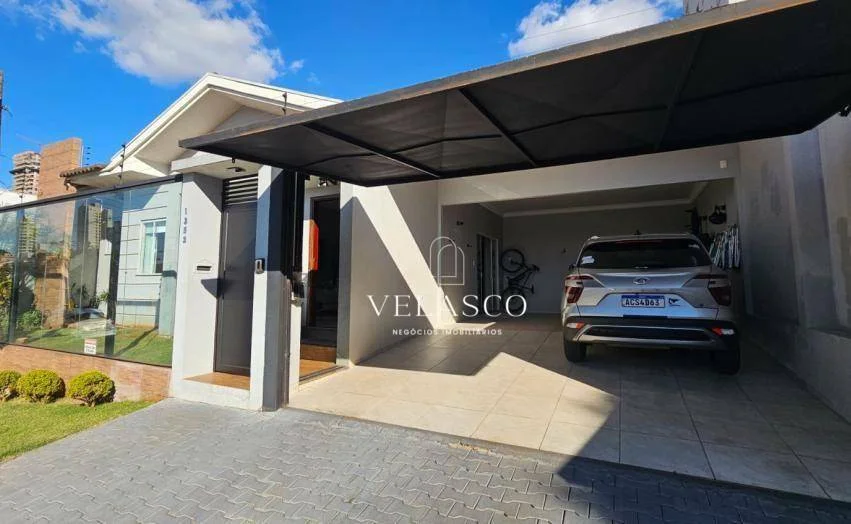Sobrado com 4 dormitórios à venda, 300 m² por R$ 1.480.000,00 - Centro - Cascavel/PR