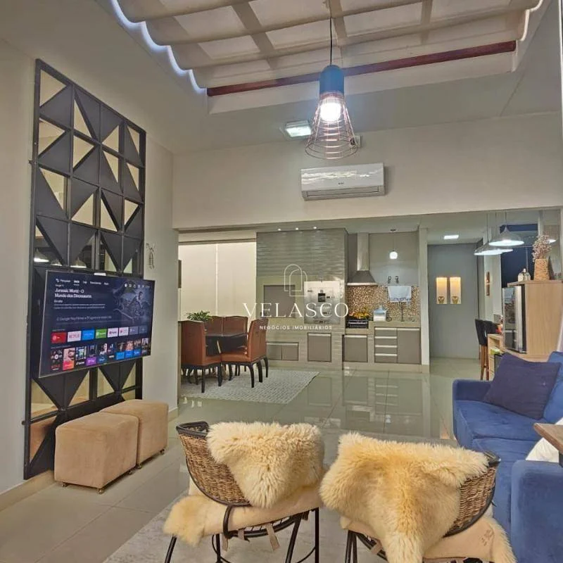 Sobrado com 4 dormitórios à venda, 300 m² por R$ 1.480.000,00 - Centro - Cascavel/PR