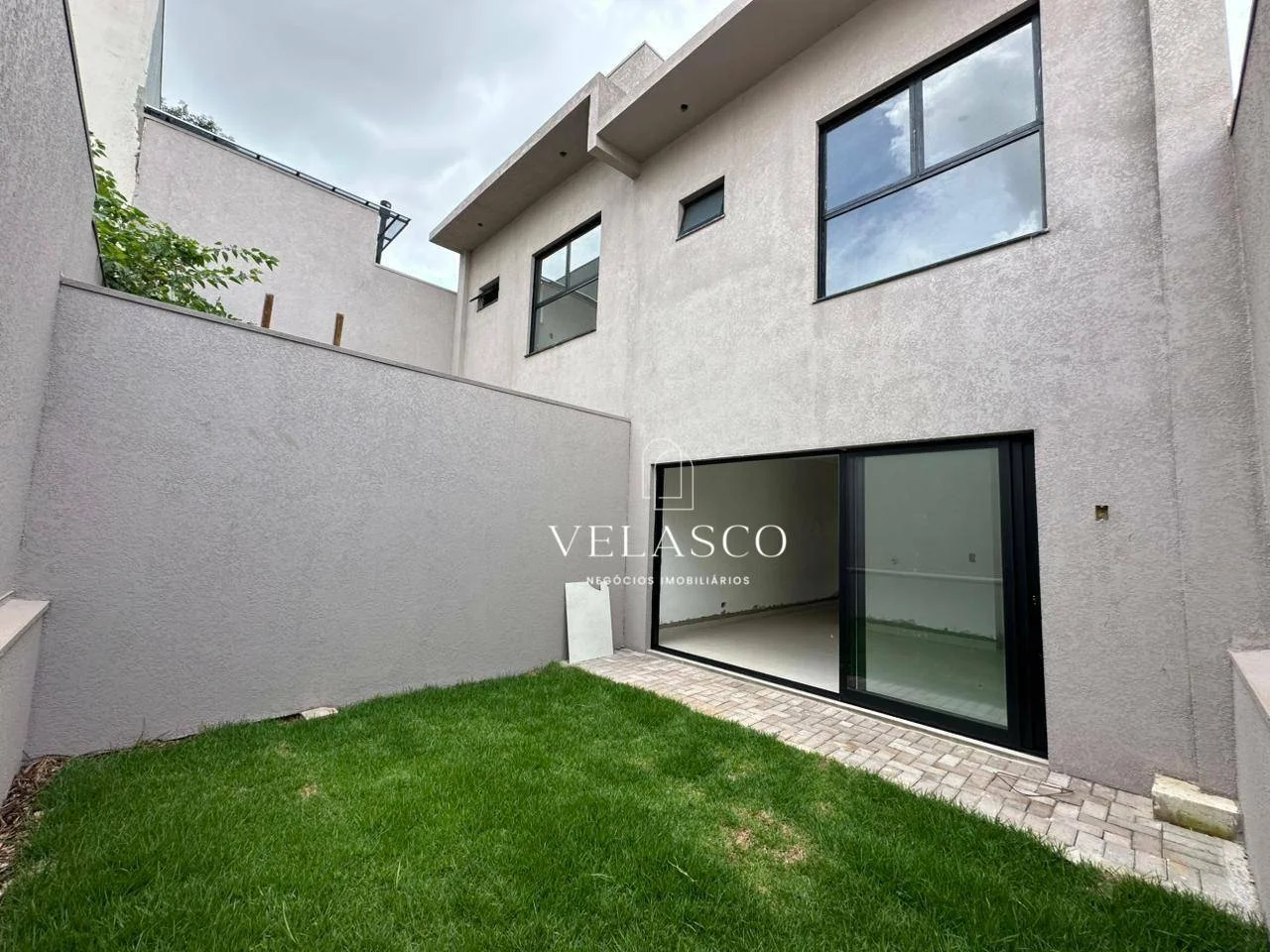 Sobrado com 2 dormitórios à venda, 100 m² por R$ 610.000,00 - Canadá - Cascavel/PR