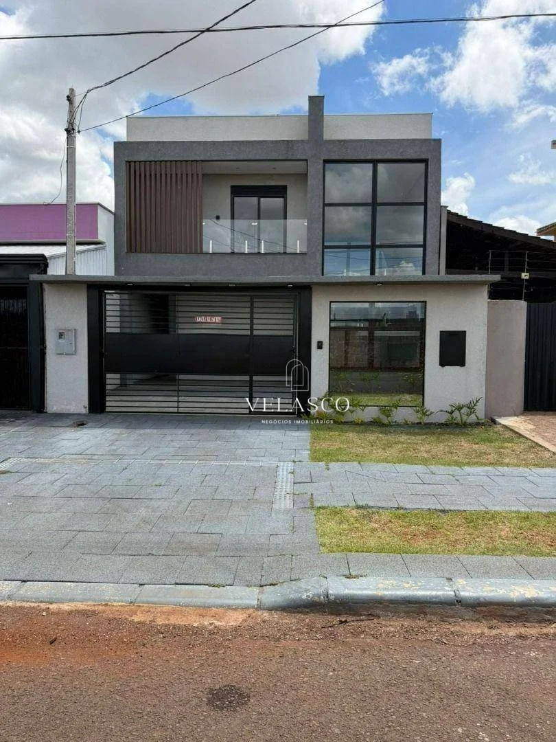 Sobrado com 3 dormitórios à venda, 155 m² por R$ 849.900,00 - Pioneiros Catarinenses - Cascavel/PR