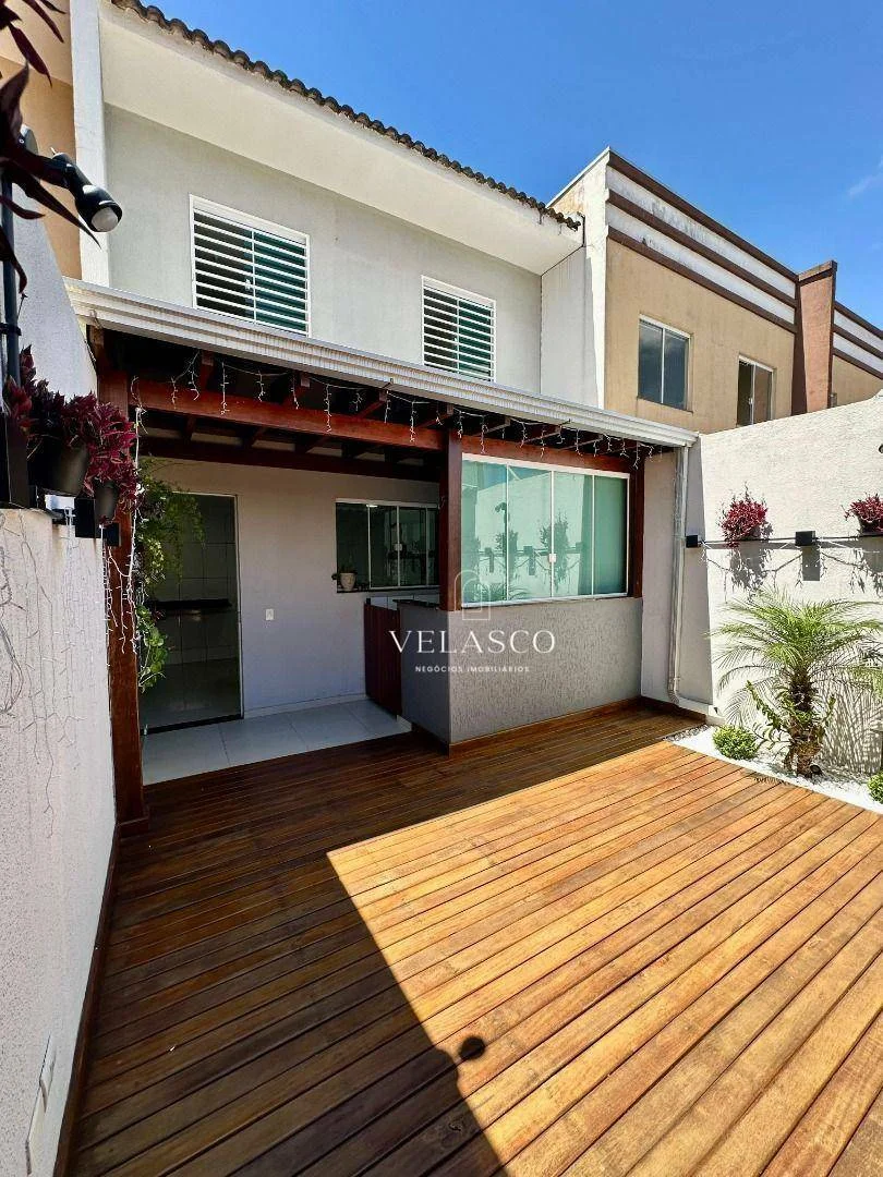 Sobrado com 3 dormitórios à venda, 140 m² por R$ 725.000,00 - Santa Cruz - Cascavel/PR